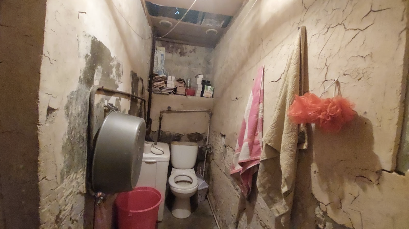 Բնակելի վթարային շենքից քարեր են թափվում, բայց շենքը քանդման ենթակա չէ 13.png