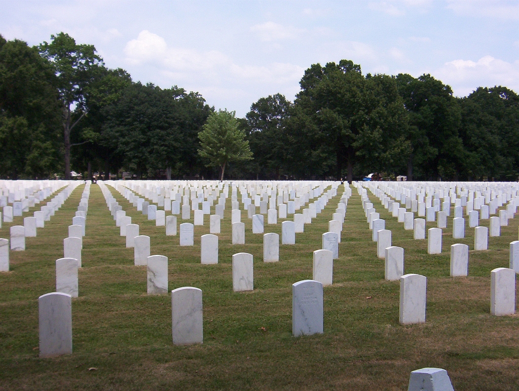 Memphis_national_cemetery.jpg